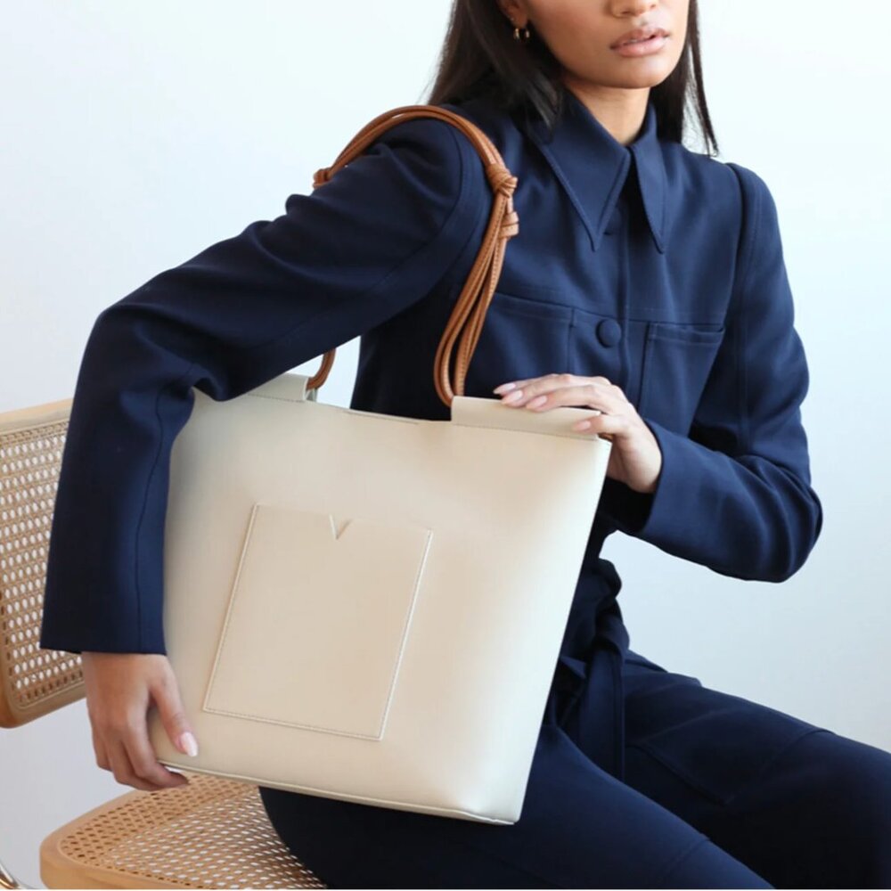 Von Holzhausen The Market Tote in Oat and Caramel